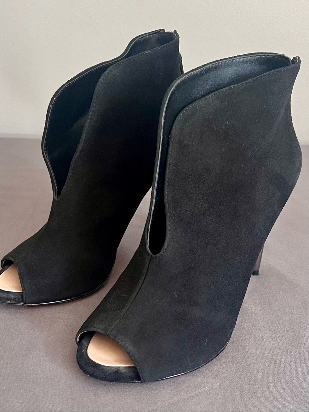 Vero Cuoio BCBG Maxazria Black Stiletto Ankle Booties W/ Metallic Silver Heel